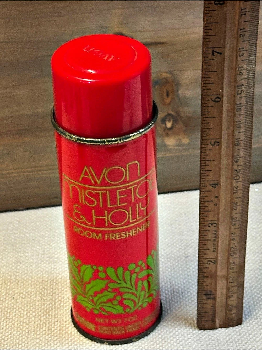 Vintage Avon Mistletoe & Holly Room Freshener 7 Oz Aerosol Christmas Can Decor
